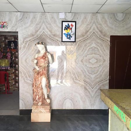 Hotel Maa Kamakhya Purî Extérieur photo