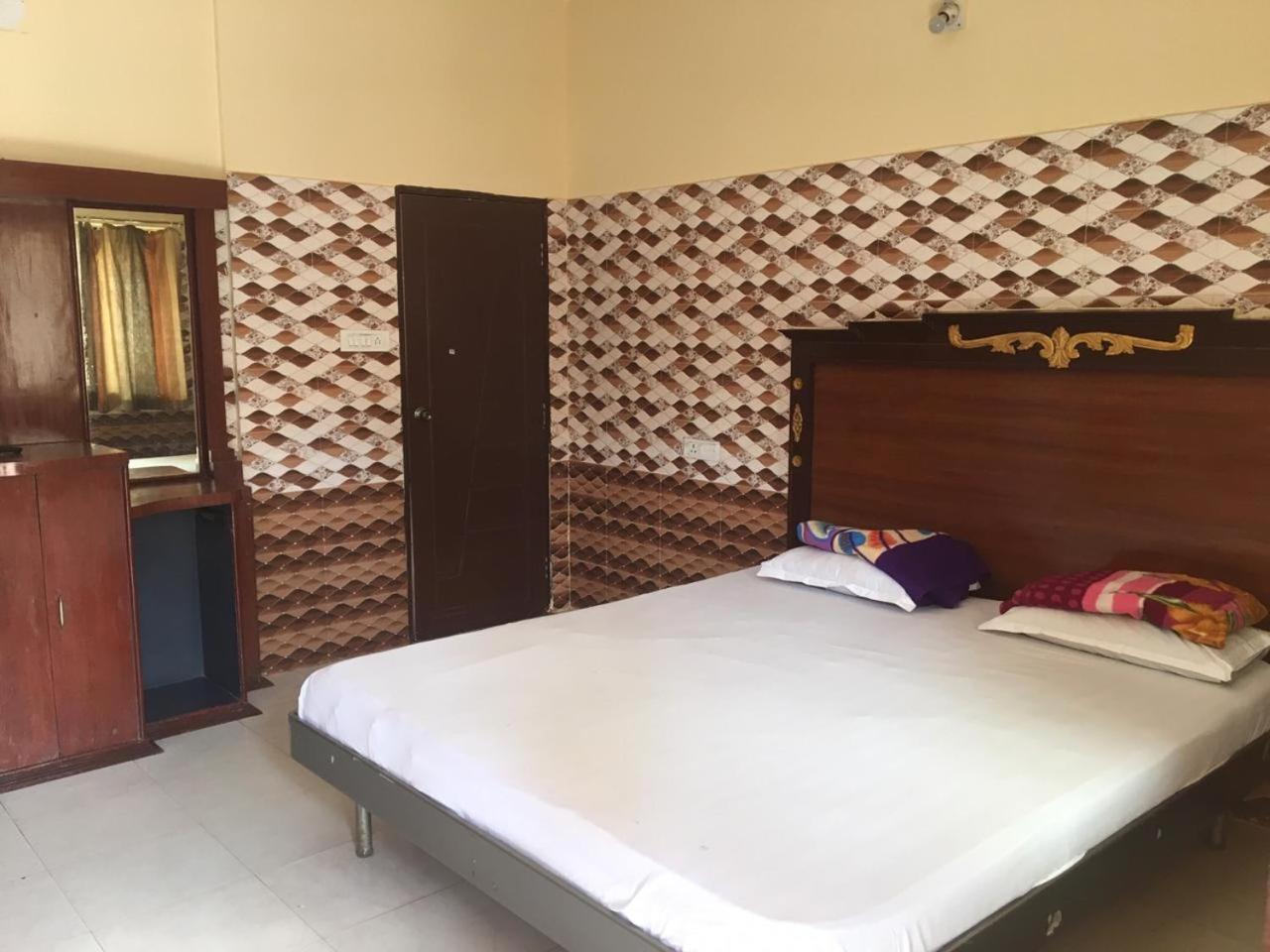 Hotel Maa Kamakhya Purî Extérieur photo